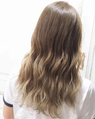 セミロング 難波 茜のヘアスタイル