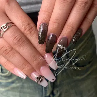 ネイル Roi〈ロワ〉 Reikaのネイルデザイン