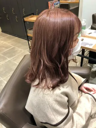 セミロング カラー 細沼 葵のヘアスタイル