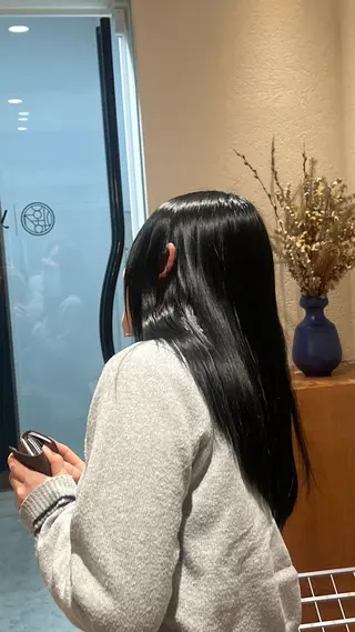 ロング yiye aoyama所属・表参道yiye うららのヘアスタイル