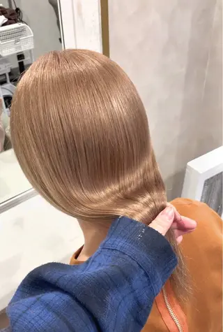 セミロング ハイトーン/艶カラー sarina🩷のヘアスタイル