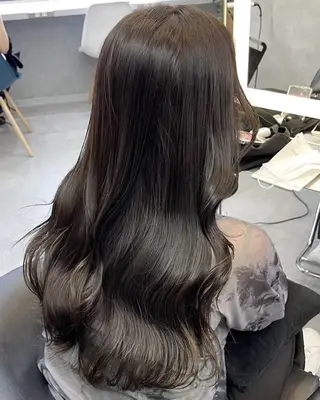 ロング アイ/ Lond idealのヘアスタイル