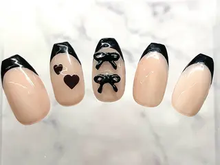 ネイル AYA Reginaのネイルデザイン