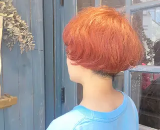 ショート カラー ブリーチ、パーマ 西部笑のヘアスタイル