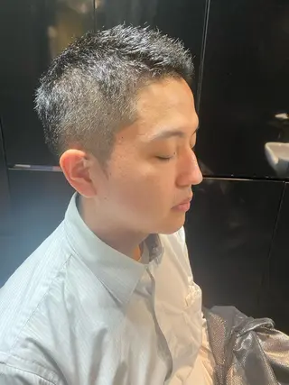 メンズ プレミアムバーバーヒロ銀座所属・成田 知佳のヘアスタイル