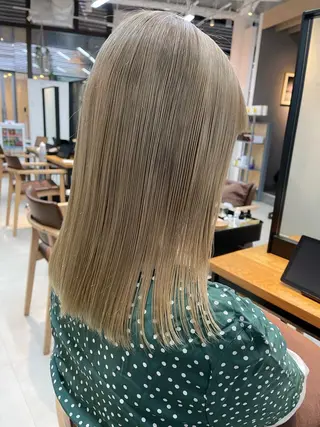 ミディアム カラー mee.urawa所属・似合わせショート×透 明感/やじまたかしのヘアスタイル