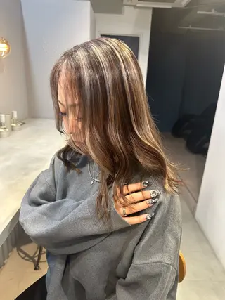 セミロング カラー 💖ハイライト/ハイ トーン💖MIKIのヘアスタイル