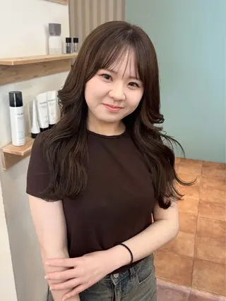 セミロング カラー 米中 杏里のヘアスタイル