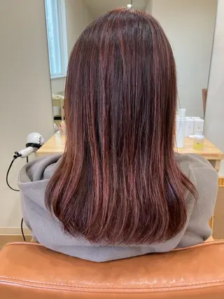 カラー ワンワールドパルク momokaのヘアスタイル