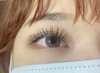 マツエク・マツパ 石渡このみ 🍊レイヤーカットのヘアスタイル