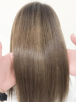 ミディアム ディレクター ノナカのヘアスタイル