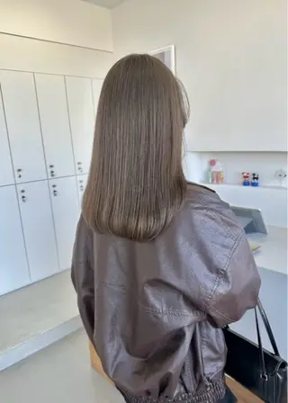 ロング カラー 🎨ハイトーン/ デザインカラー 内藤のヘアスタイル