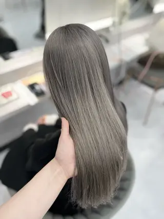 セミロング XENA RENA 名駅 / 艶カラーのヘアスタイル