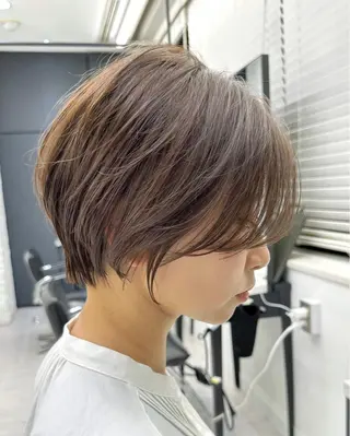 ショート ショートヘア くすみカラー、大場猛のヘアスタイル