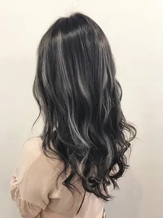 セミロング カラー 平尾 拓也のヘアスタイル