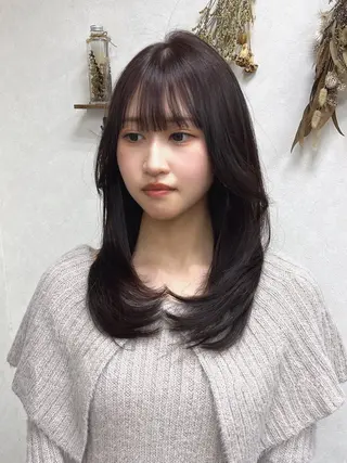 セミロング Ring  by Moremuu所属・issy/ハイライト ハイトーン／レイヤーのヘアスタイル