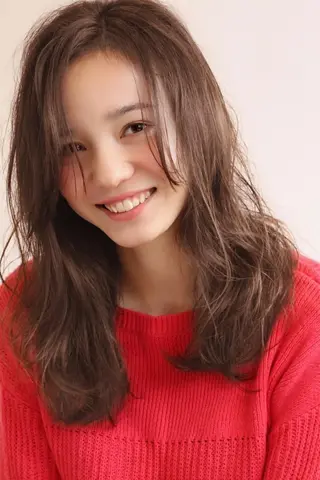 セミロング 代表山口ひな 髪質改善のプロのヘアスタイル