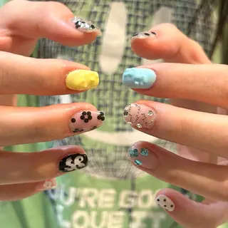 ネイル 顔まわり♡レイヤー COCORO 🎀のネイルデザイン