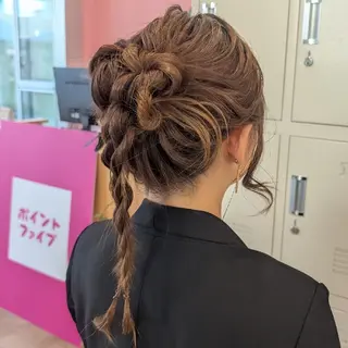 ロング ヘアアレンジ 彩桜/艶カラー/小顔 に見せるカット✂のヘアスタイル