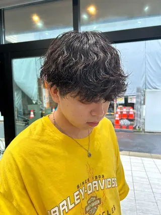 パーマ メンズ fifth 安次富　泰雅のヘアスタイル