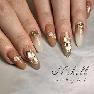 ネイル Nailist Aoiのネイルデザイン