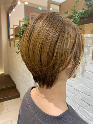 ショート 伊藤 麻菜実のヘアスタイル