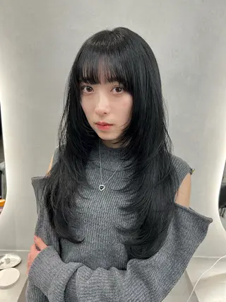 ロング カラー TOMOYAレイヤー ブリーチ縮毛矯正のヘアスタイル