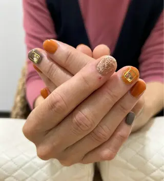 ネイル リラクゼーションサロンFAM所属・下野 友紀のネイルデザイン