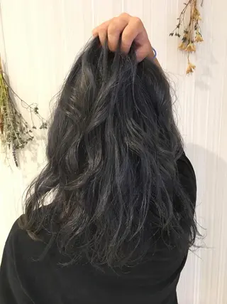 セミロング カラー ハイトーン/ブリーチ 山崎　悠次のヘアスタイル