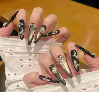 ネイル Miu Miu 🎀 Nailのネイルデザイン
