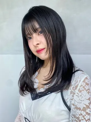 ミディアム 透けるベージュ/ 艶カラー♡のヘアスタイル