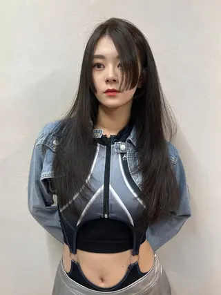 ロング 韓国ヘア レイヤーカットのヘアスタイル