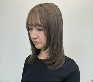 ミディアム 韓国風レイヤーカット グレージュ/大希のヘアスタイル