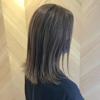 ミディアム MIA スタイリストのヘアスタイル