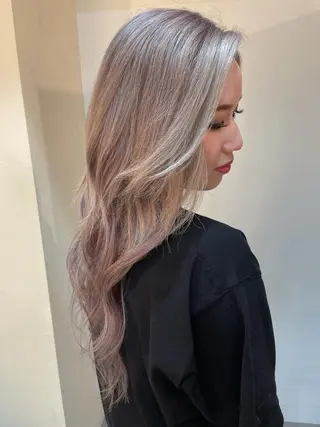 ロング アールバイニーナ所属・R by NINA アールバイニーナのヘアスタイル