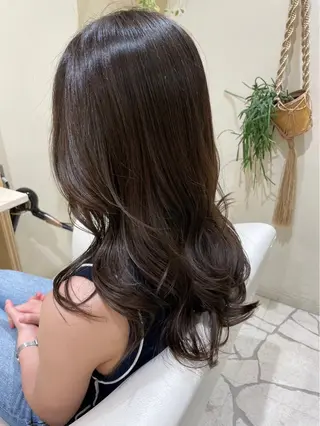 ロング 中山 優里のヘアスタイル