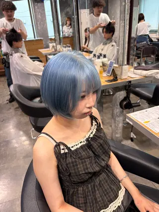 ショート カラー ハイトーンブロンド 横浜💞ミオのヘアスタイル