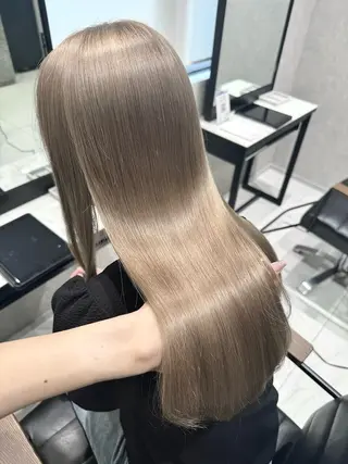 ロング 髪質改善/グレージュ サラサ🩶ᩚのヘアスタイル