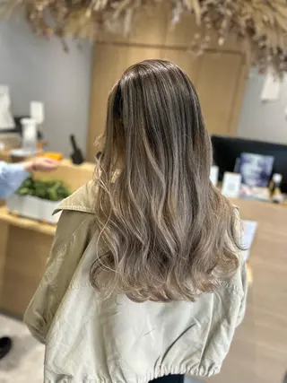 セミロング カラー AVANCE京橋所属・ハイトーンヘア/ 島崎　タクミのヘアスタイル