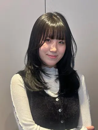セミロング カラー ナチュラル大人っぽい スタイル　MAORIのヘアスタイル