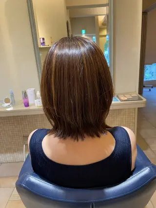 ミディアム カラー 谷岡 絵美のヘアスタイル