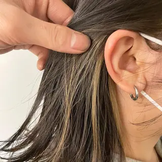 ミディアム Qin share salon 原宿店所属・🫧艶ハイトーン 特化🫧ライヤのヘアスタイル