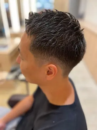 メンズ 牛尾 丈のヘアスタイル