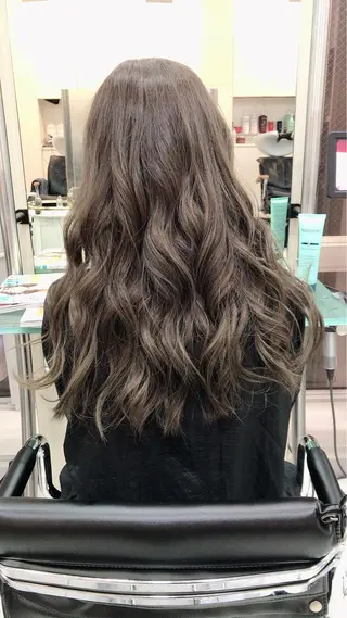 カラー デザインヘア 小林裕史のヘアスタイル