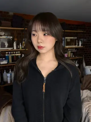 ロング カラー Gigi 代々木所属・りこ 🐈‍⬛韓国艶カラーのヘアスタイル