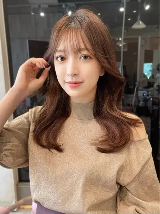 セミロング AINANLY 明治神宮前店所属・似合わせレイヤー モテカラー🤍三科のヘアスタイル