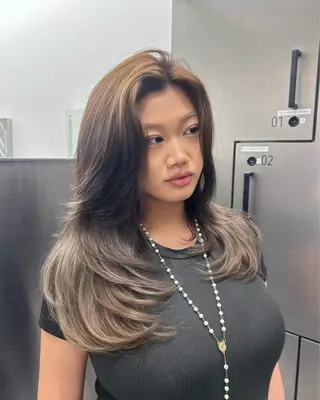 ロング 大人レイヤー/艶髪 🇺🇸TOMONAのヘアスタイル