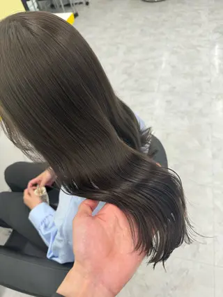 セミロング カラー ヘアアレンジ ☁️縮毛矯正✖️ 赤み消し☁️りくのヘアスタイル