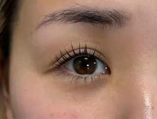 マツエク・マツパ eye lash  Lucia 難波所属・ひらおか ういの眉毛・アイブロウイメージ