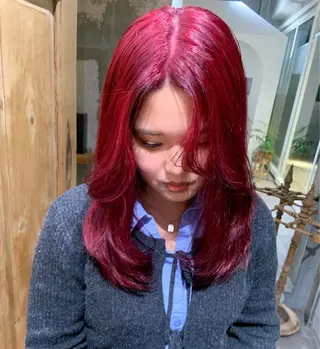 セミロング mirai/ブリーチ ダブルカラーのヘアスタイル